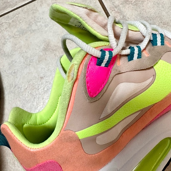 Nike Air Max 270 React - Picture 6 of 8